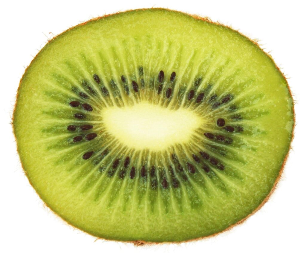 Menopausia : 5 consejos de alimentación que sí funcionan 4 medio kiwi verde fresco y delicioso